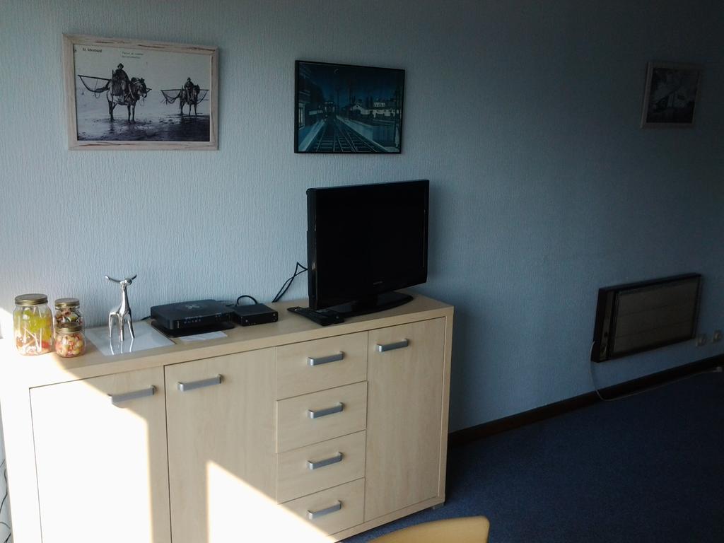 Zonnig Appartement Met Zeezicht Koksijde Exterior foto
